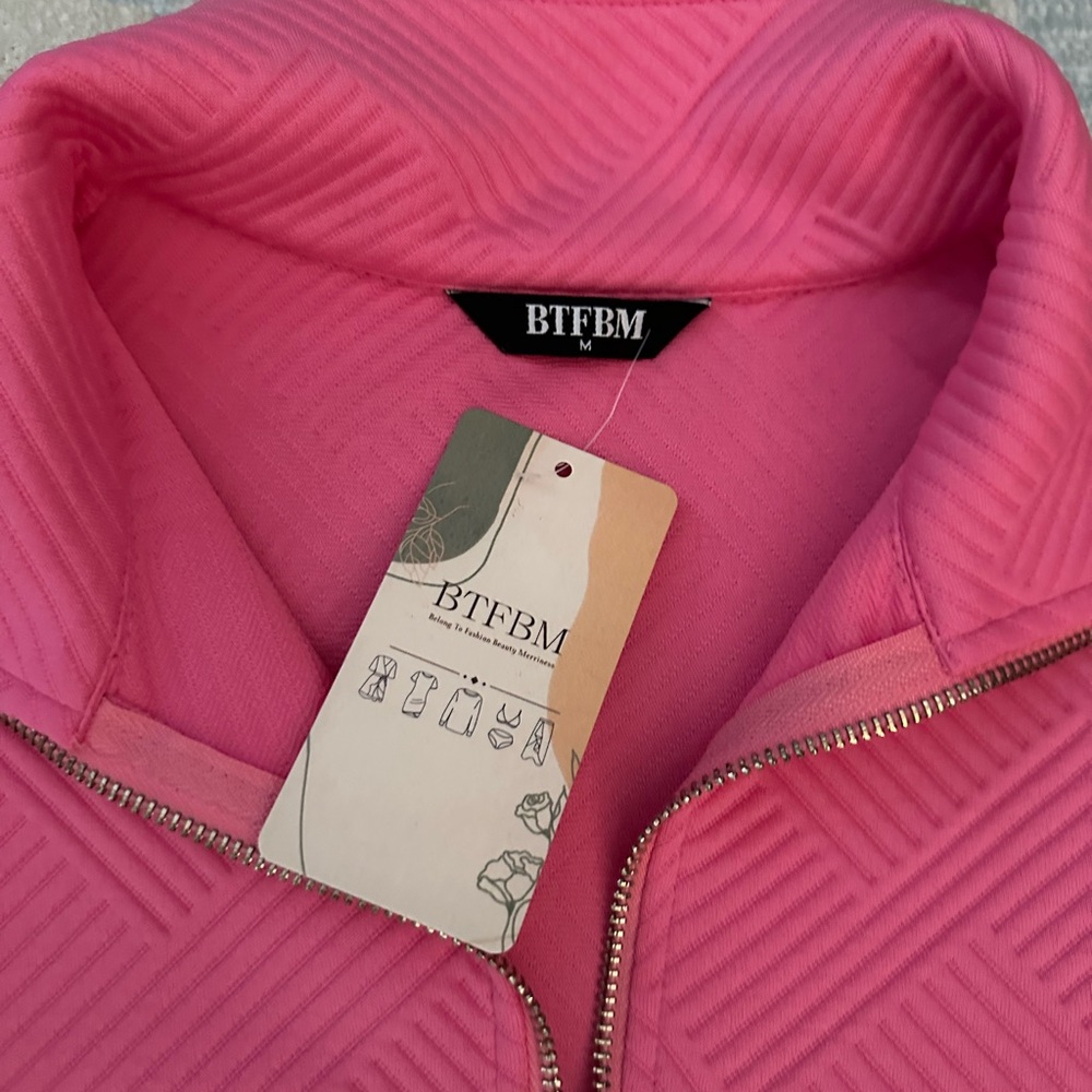NWT PinkWomen's Shorts Set - Picture 2 of 2